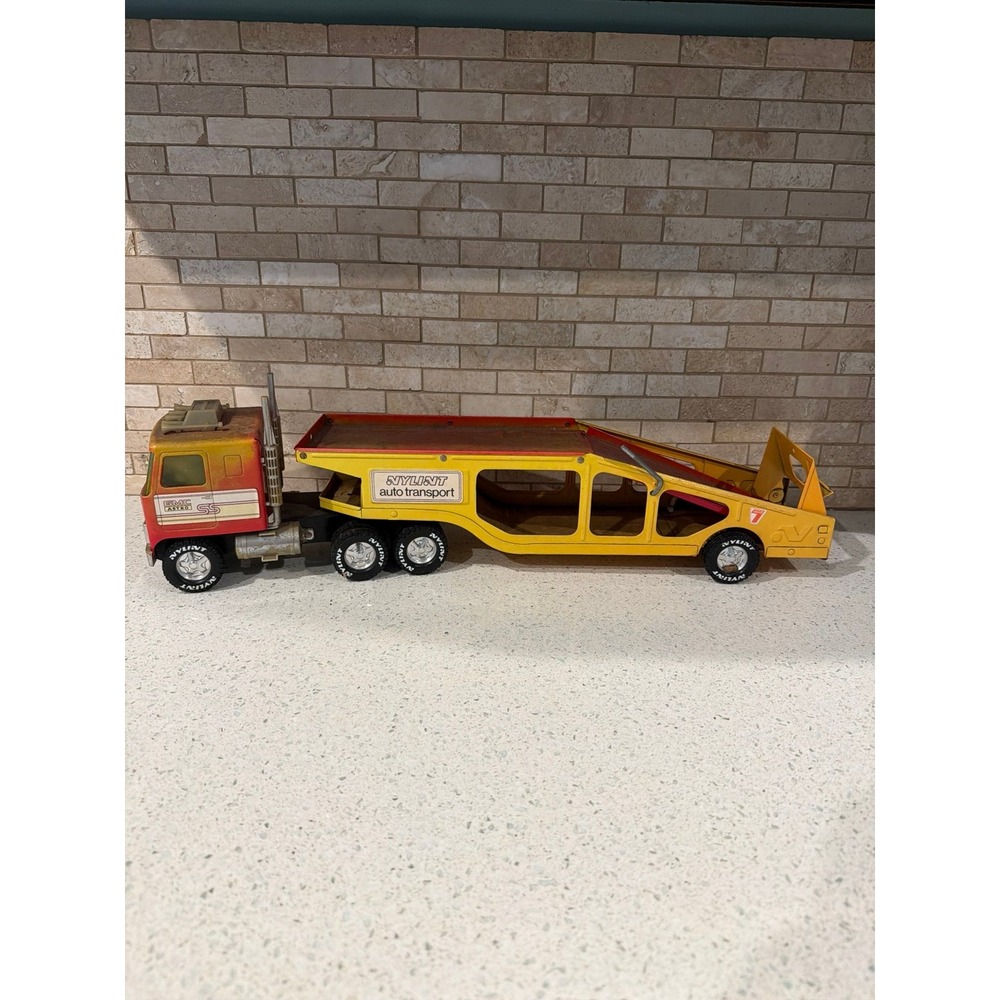 vintage Nylint pressed-steel GMC Astro‎ 95 car transporter. A nice Hauler